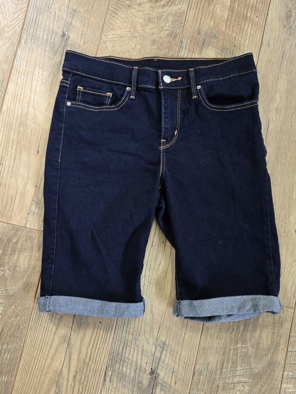 Levi's Blue Dark Wash Denim Bermuda Womens Size 28 Jean Shorts